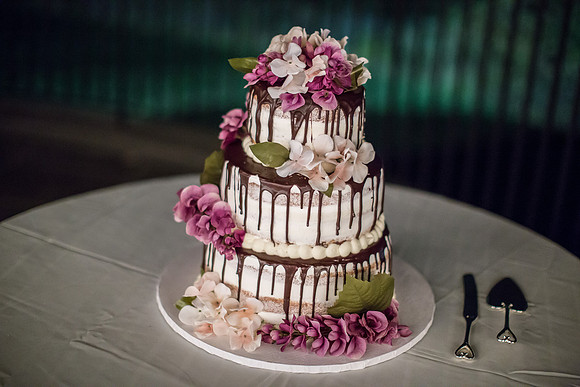 Drip wedding cake